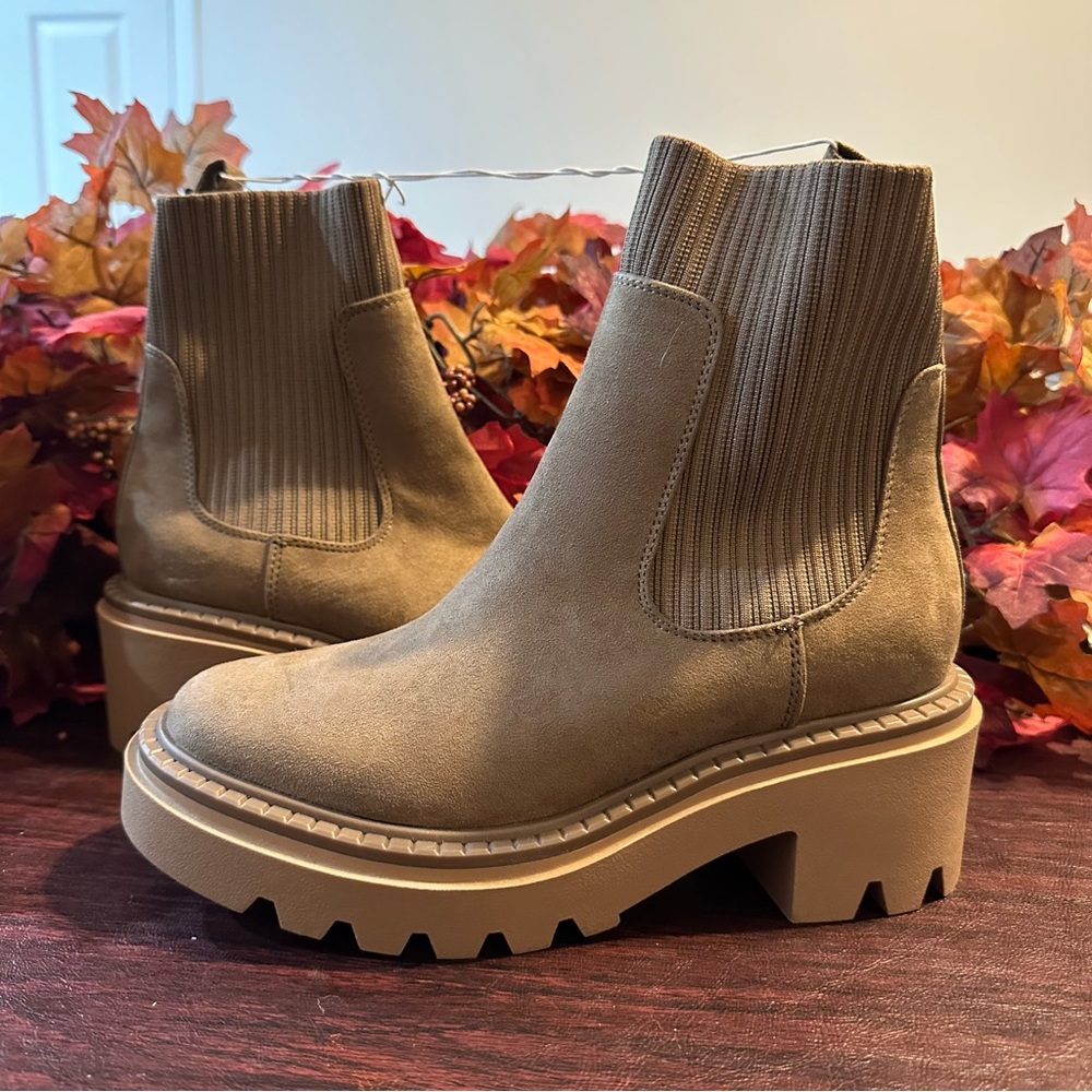 Universal Thread | Tan Ankle Booties